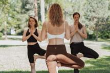 Focení jógových pozic pro jógové studio Do Yoga